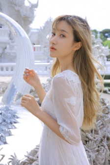 短篇超级YIN荡银行女职员未删减版